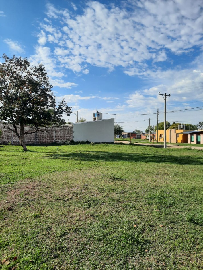 EN VENTA LOTES EN B.PRADERA ESTE