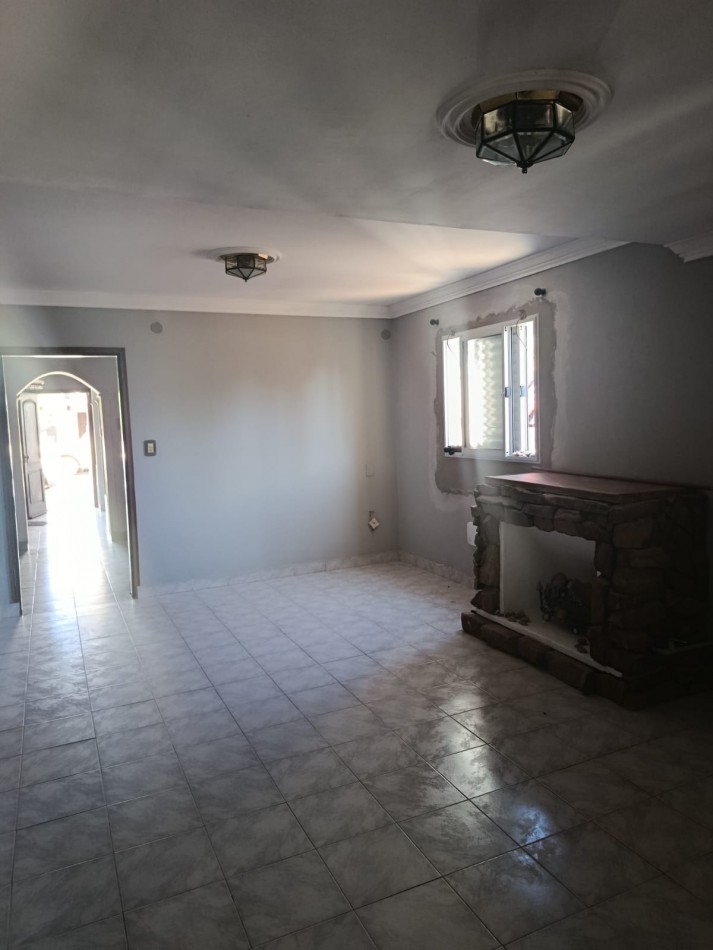 EN VENTA - CASA FAMILIAR