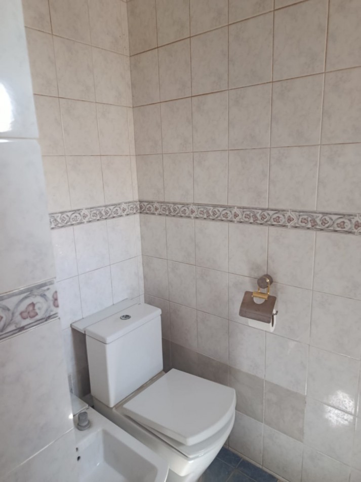 EN VENTA - CASA FAMILIAR