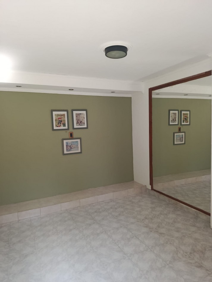 EN VENTA - CASA FAMILIAR