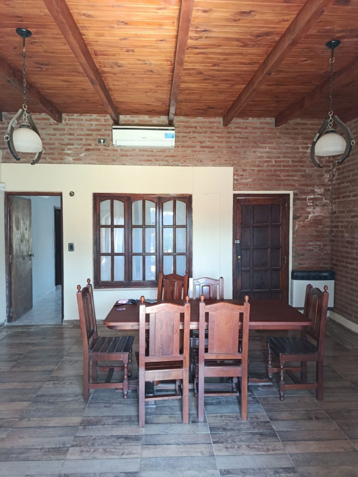 EN VENTA - CASA FAMILIAR