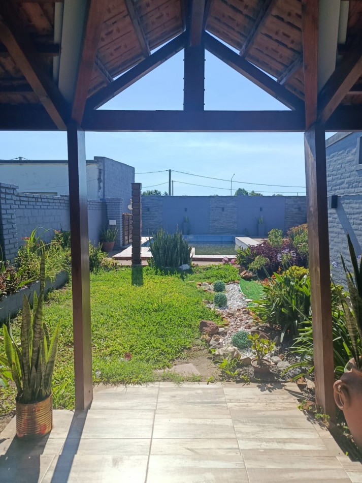 EN VENTA - CASA FAMILIAR