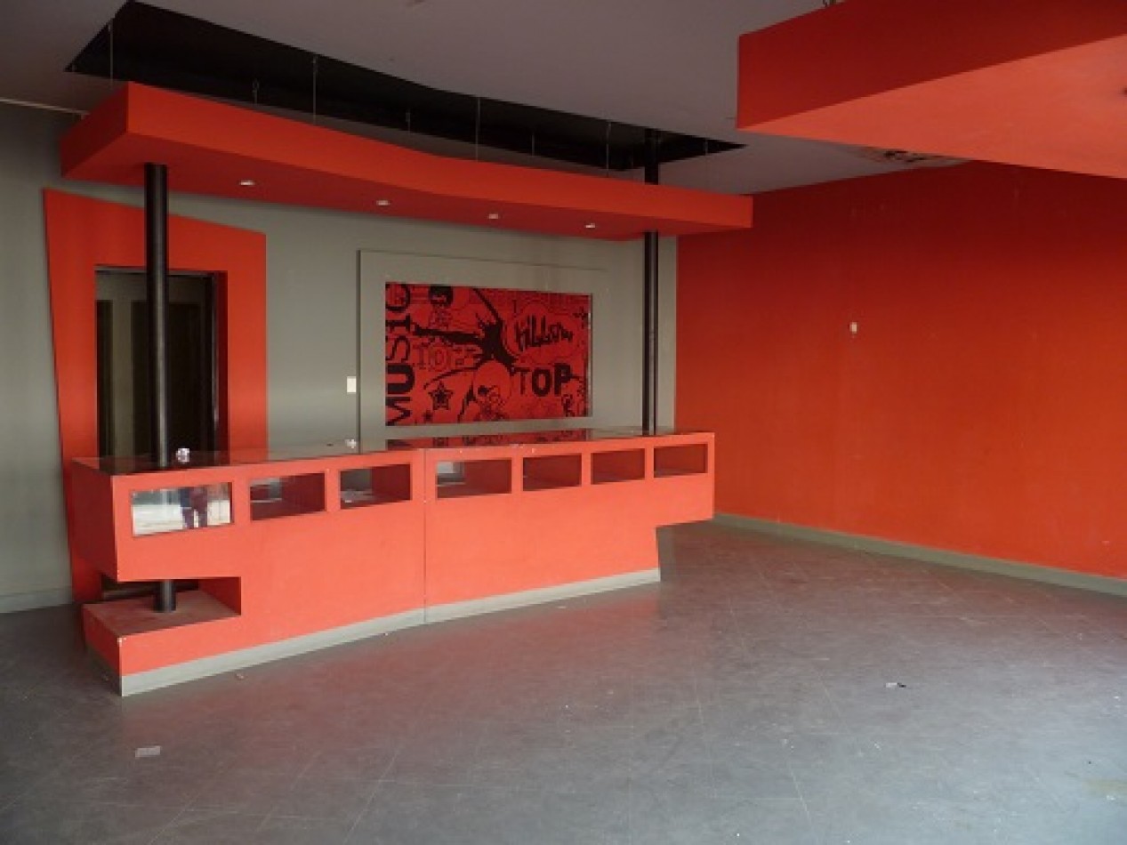 Salon Comercial en pleno centro de la ciudad