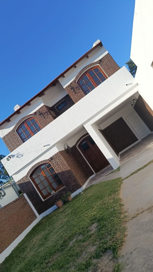 EN VENTA CASA FAMILIAR.