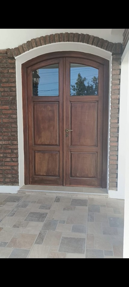 EN VENTA CASA FAMILIAR.