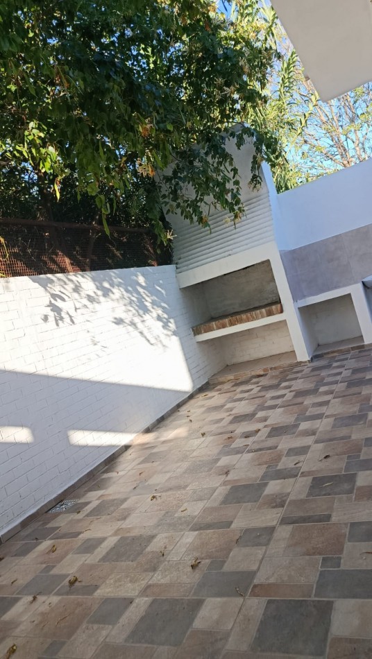 EN VENTA CASA FAMILIAR.