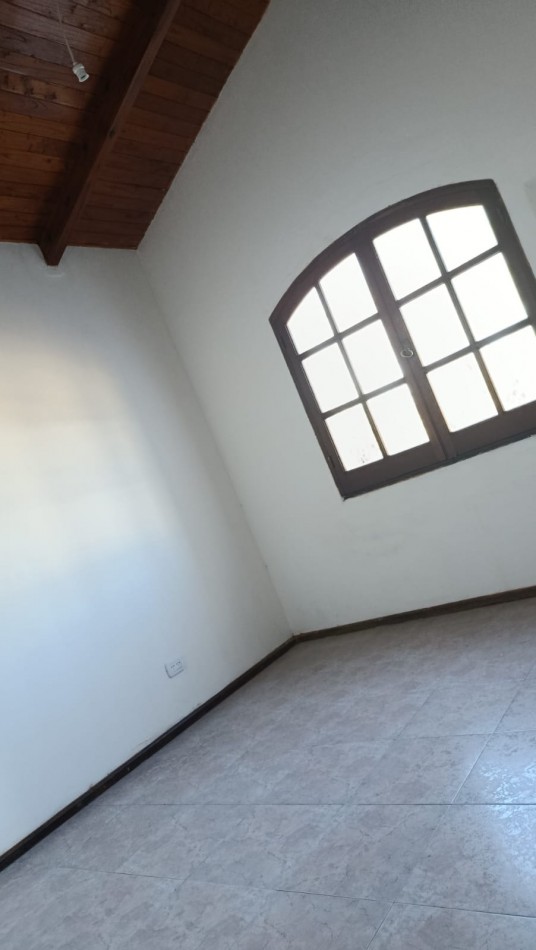EN VENTA CASA FAMILIAR.