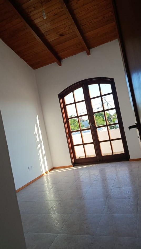 EN VENTA CASA FAMILIAR.