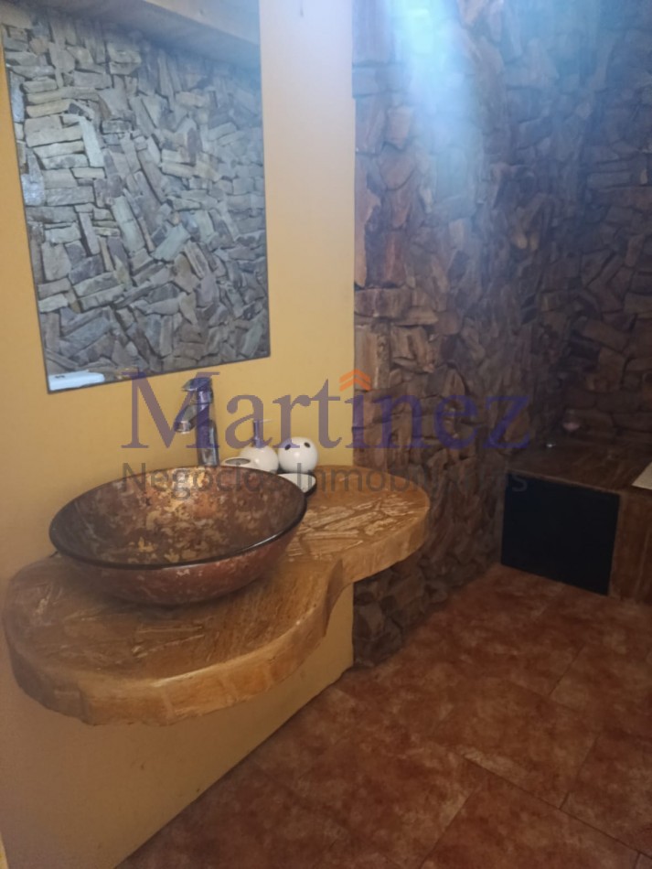 EN VENTA - CASA FAMILIAR