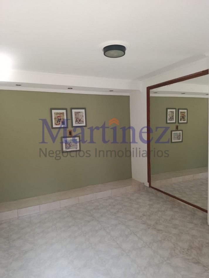 EN VENTA - CASA FAMILIAR