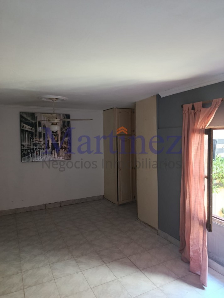 EN VENTA - CASA FAMILIAR