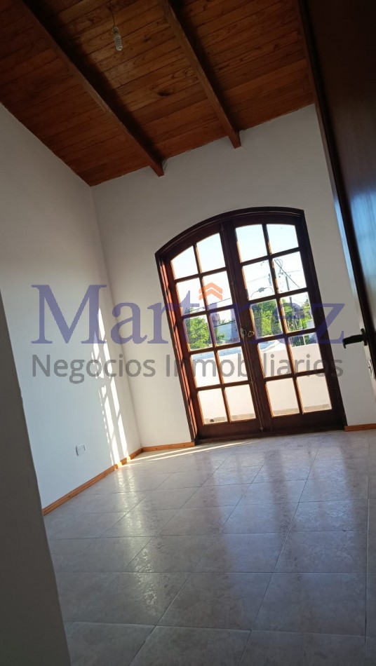 EN VENTA CASA FAMILIAR.