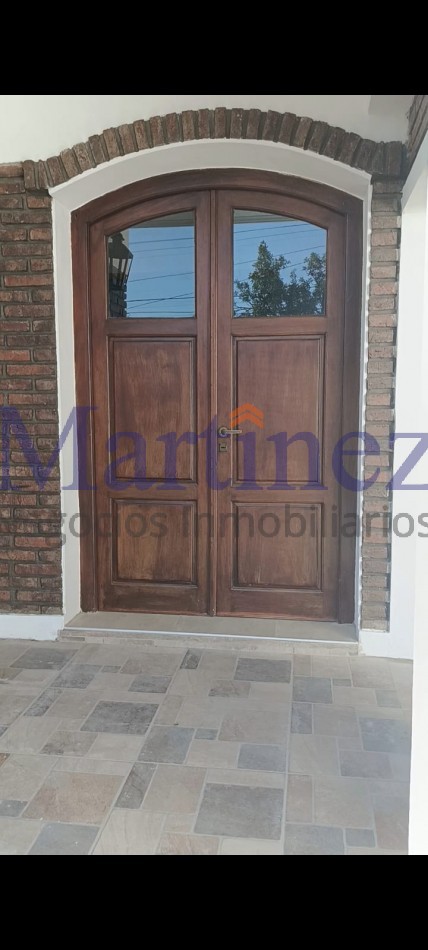 EN VENTA CASA FAMILIAR.
