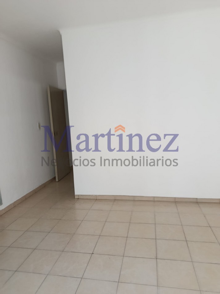 EN VENTA - Departamento de 1 Dormitorio + 2 Cocheras