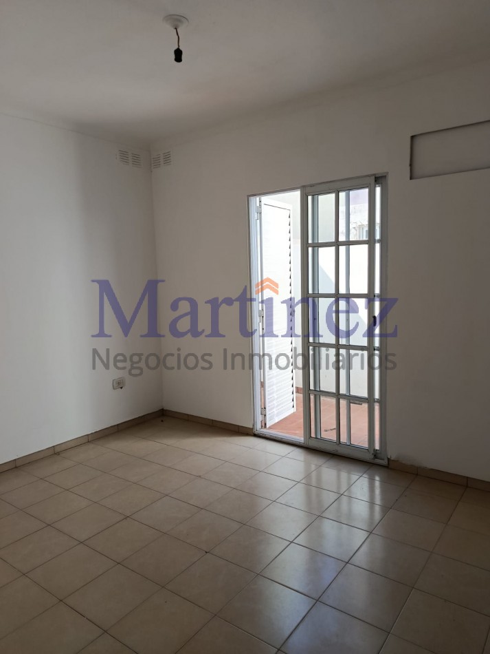 EN VENTA - Departamento de 1 Dormitorio + 2 Cocheras