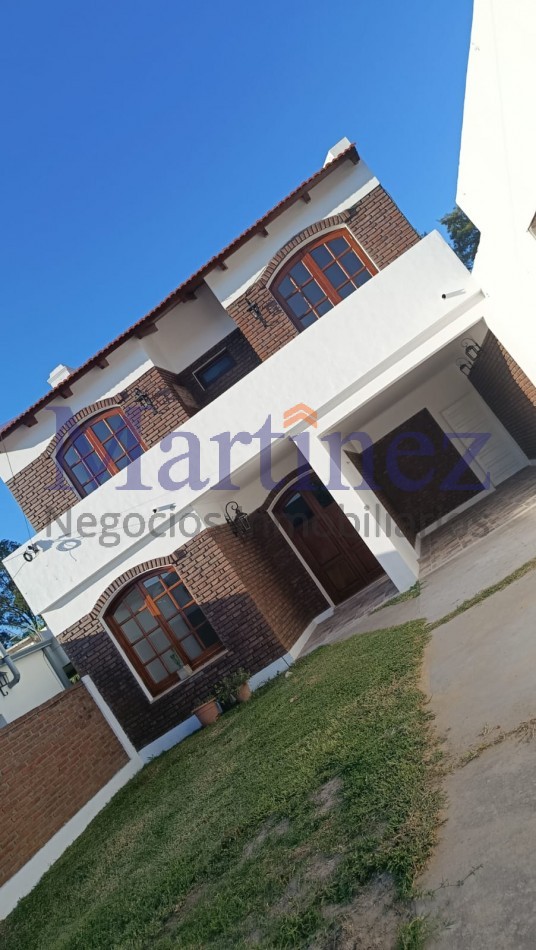 EN VENTA CASA FAMILIAR.