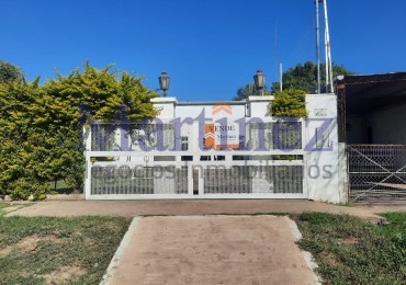 EN VENTA SALON COMERCIAL.
